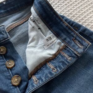 LOFT High Rise Curvy Skinny Blue Jeans Classic Style Button Fly